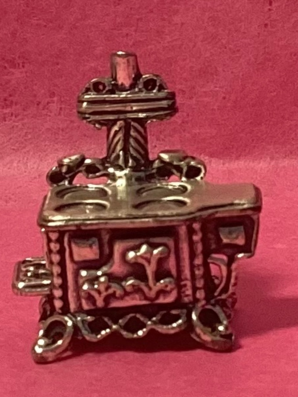 Vintage Beau Sterling Silver Charm - old fashioned stove